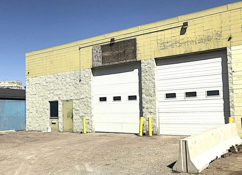 4138 16 St SE, Calgary, AB for sale Primary Photo- Image 1 of 1