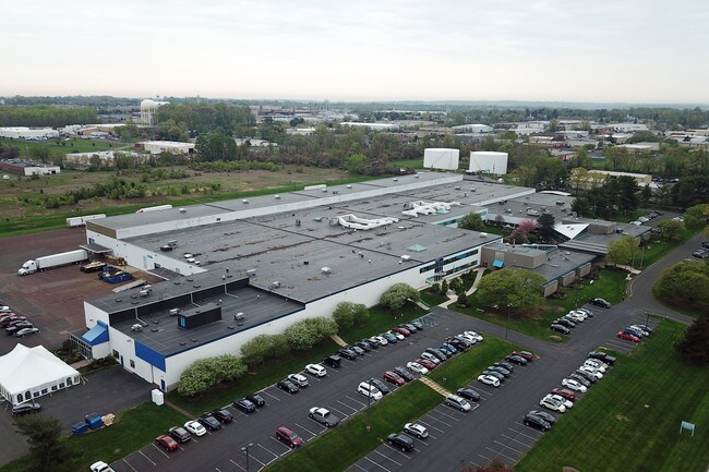 Plus de détails pour 955 Mearns Rd, Warminster Township, PA - Industriel à louer