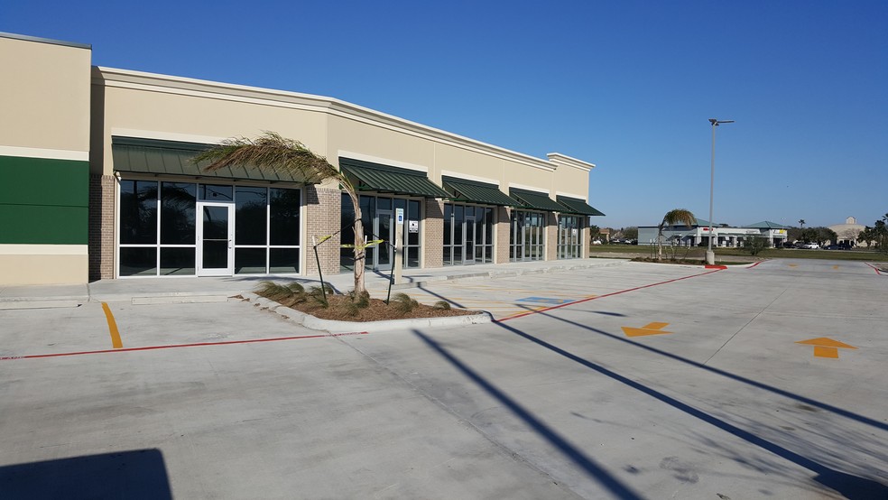 2821 Airline Rd, Corpus Christi, TX for lease - Building Photo - Image 3 of 6