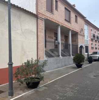 Plus de détails pour Multi-résidentiel à vendre