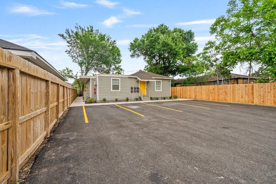 7938 Kerr St, Houston, TX à vendre - Photo du bâtiment - Image 2 de 8