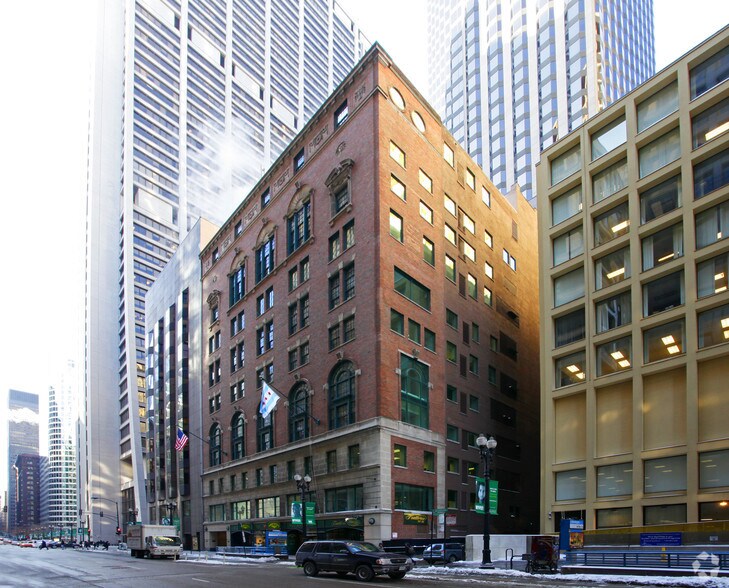 10 N Dearborn St, Chicago, IL à louer - Photo du bâtiment - Image 3 de 13