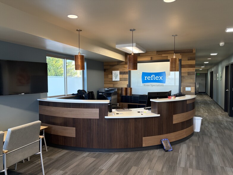 1918 152nd Ave NE, Bellevue, WA à louer - Photo du bâtiment - Image 3 de 11