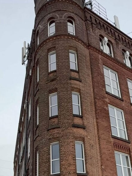 Ainsworth Rd, Manchester à louer - Photo du bâtiment - Image 2 de 3