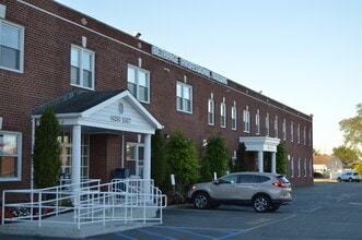 4230-4250 Hempstead Tpke, Bethpage, NY for lease Interior Photo- Image 2 of 3