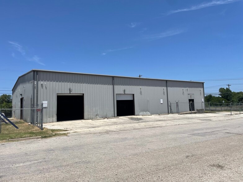 4110 Felter Ln, Austin, TX for lease - Building Photo - Image 2 of 11