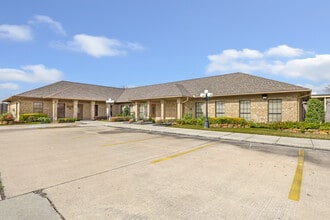 80-90 Wilson Rd, Humble, TX à louer Photo du bâtiment- Image 2 de 12