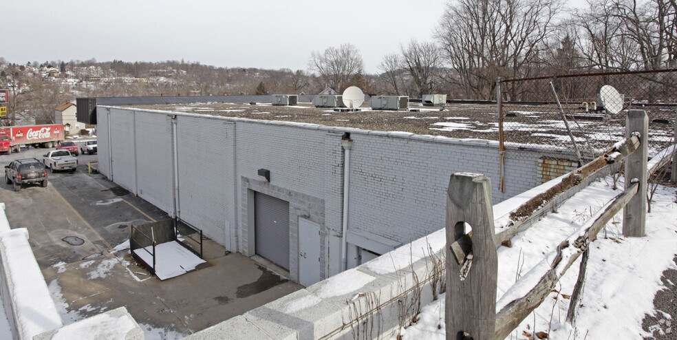 5700 Smithfield St, Mckeesport, PA à louer - Photo du bâtiment - Image 2 de 6