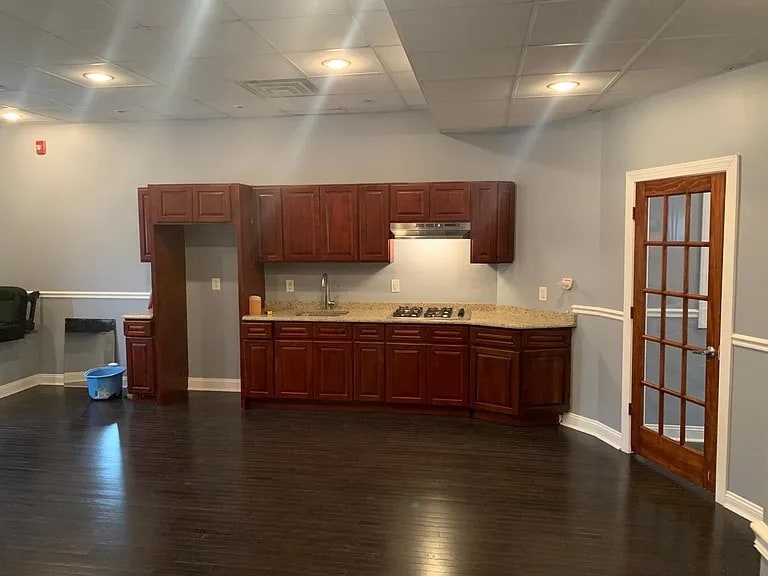 485 18th Ave, Newark, NJ à vendre - Photo du bâtiment - Image 3 de 4