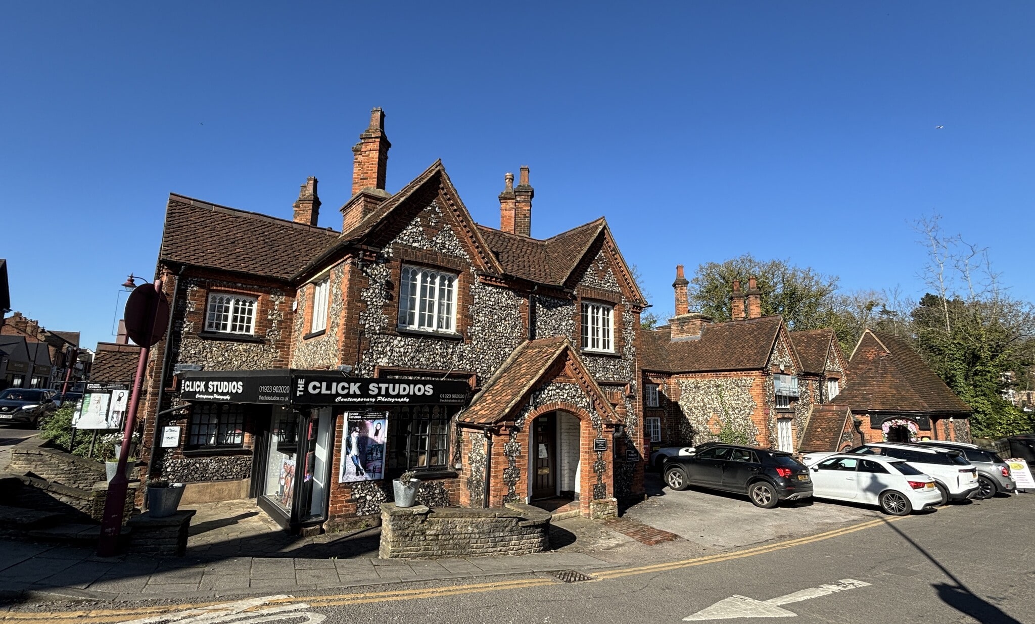 255 Watling St, Radlett for sale Building Photo- Image 1 of 7
