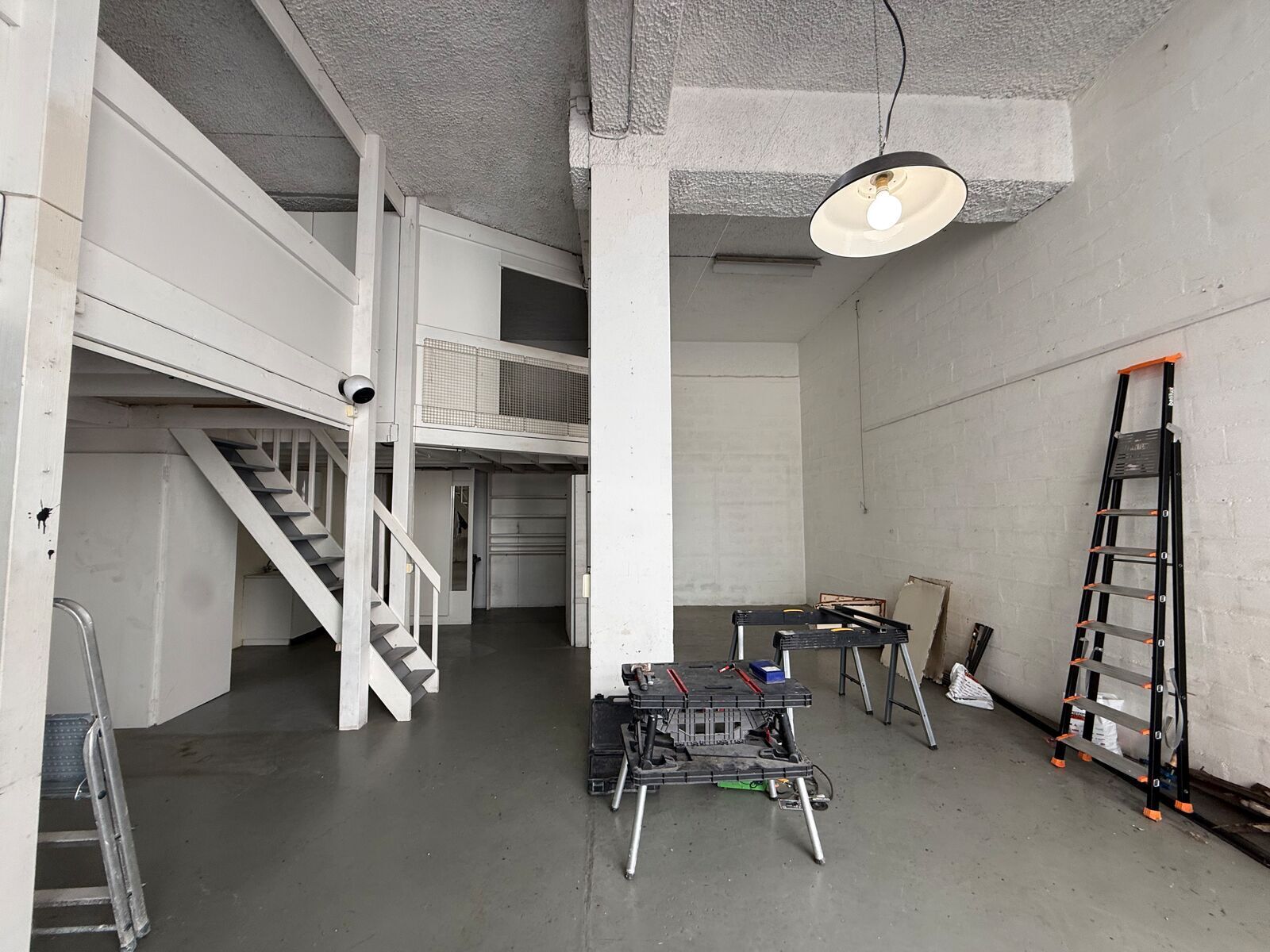 Retail in Paris for sale Building Photo- Image 1 of 7