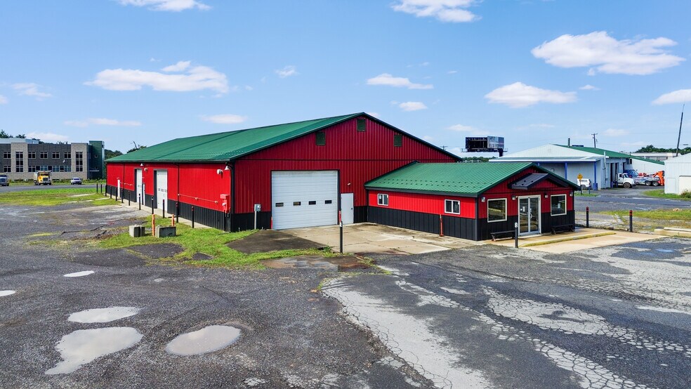 131 Mini Mall Rd, Ebensburg, PA à louer - Photo du bâtiment - Image 2 de 36