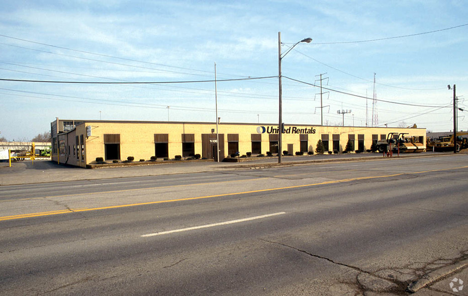 1400 Brookpark Rd, Cleveland, OH à vendre - Photo du bâtiment - Image 3 de 4