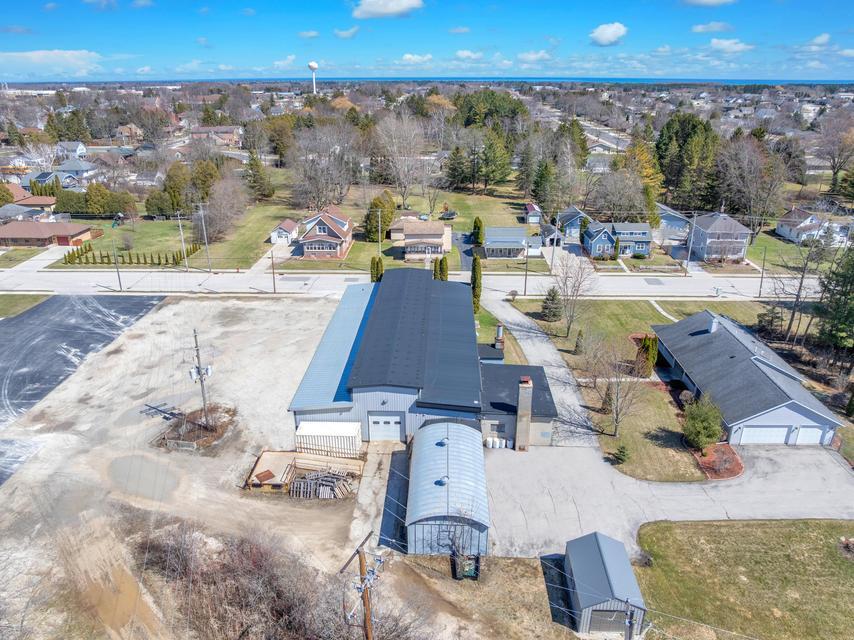 310 S 10th St, Oostburg, WI for sale Primary Photo- Image 1 of 21