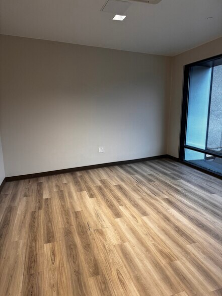 1655 Southgate Ave, Daly City, CA à louer - Photo du bâtiment - Image 3 de 12