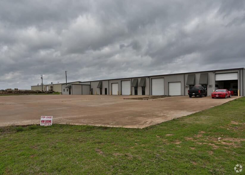 5815 Acton Cir, Granbury, TX à louer - Photo du bâtiment - Image 3 de 7