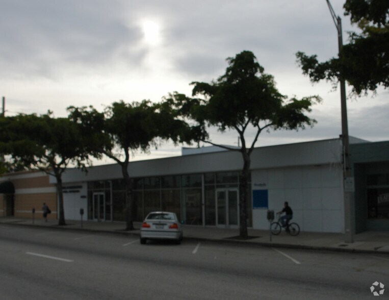 2402 Hollywood Blvd, Hollywood, FL for sale - Building Photo - Image 3 of 23