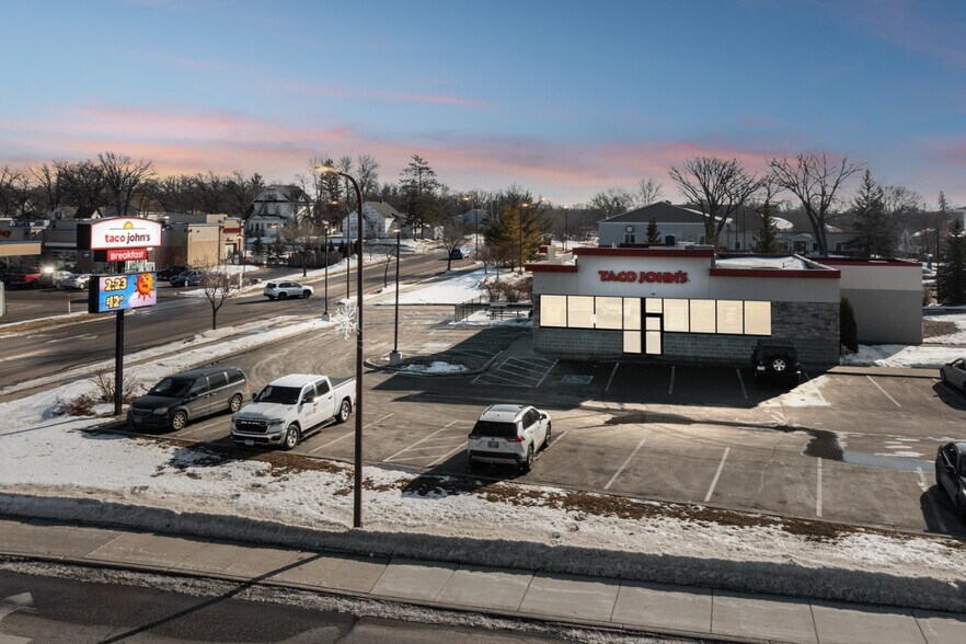 233 Frazee St E, Detroit Lakes, MN for sale - Building Photo - Image 1 of 2