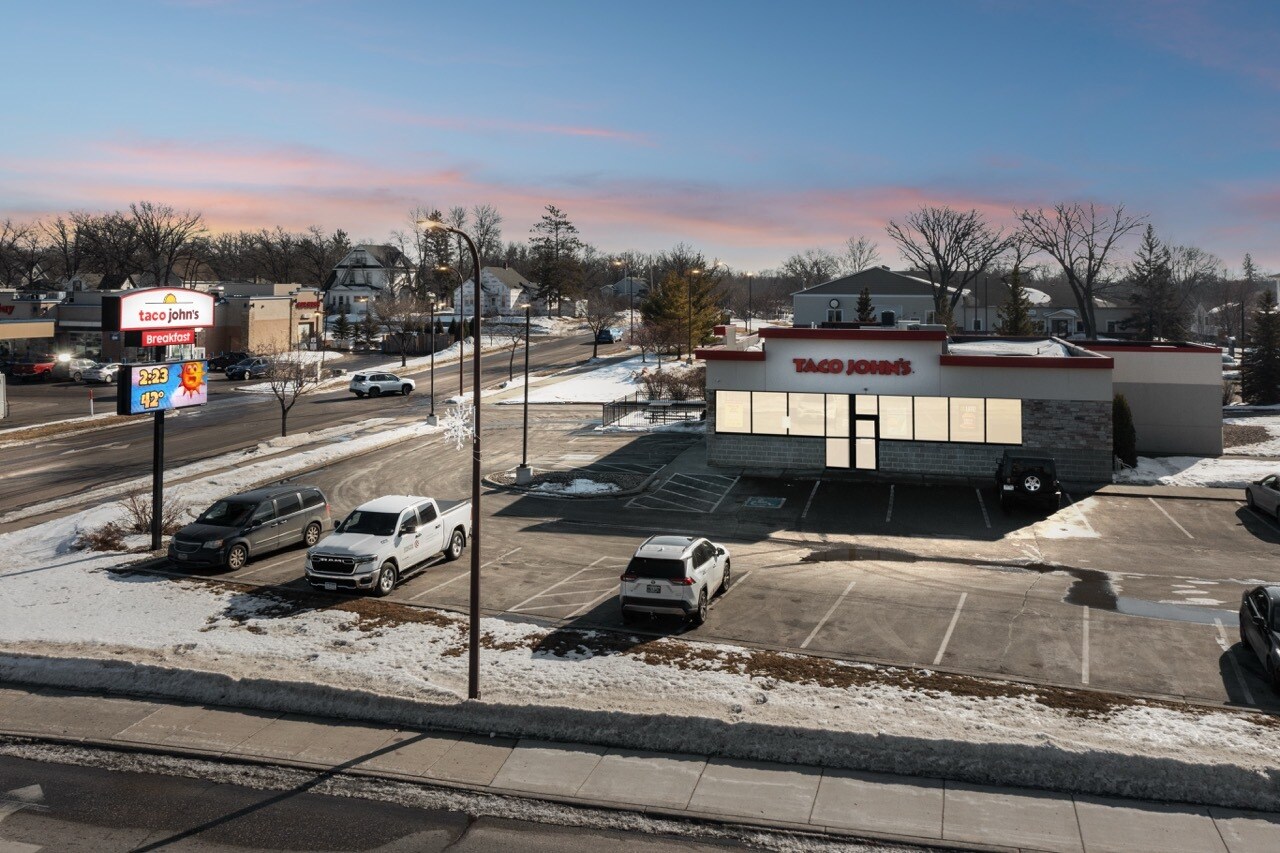 233 Frazee St E, Detroit Lakes, MN à vendre Photo du bâtiment- Image 1 de 3