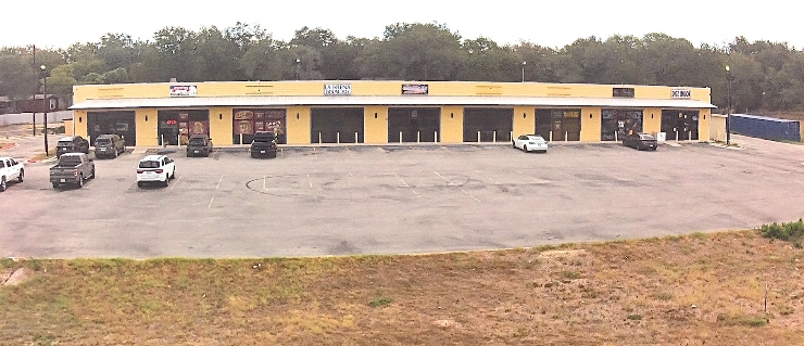 3712 New Mathis Rd, Elmendorf, TX for lease - Building Photo - Image 3 of 13