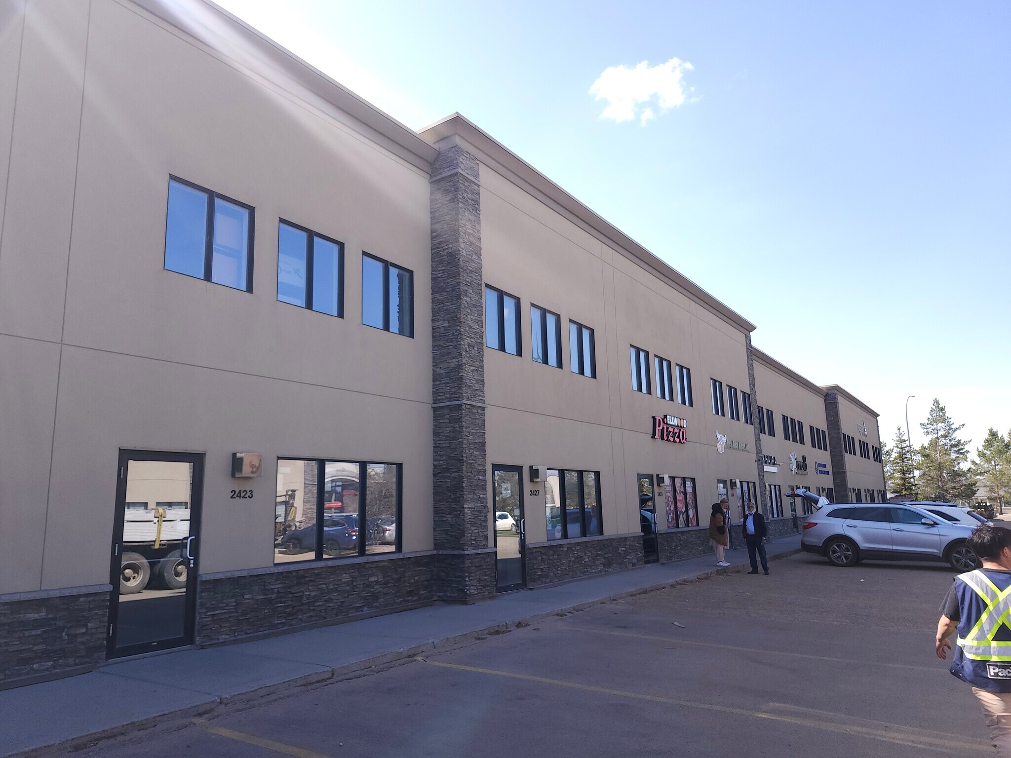 2411 Ellwood Dr SW, Edmonton, AB à vendre Photo principale- Image 1 de 1