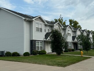 Plus de détails pour 5113 Devils Glen Rd, Bettendorf, IA - Multi-résidentiel à vendre