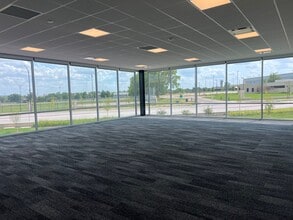 1960 Kimball Ave, Manhattan, KS for lease Interior Photo- Image 2 of 5