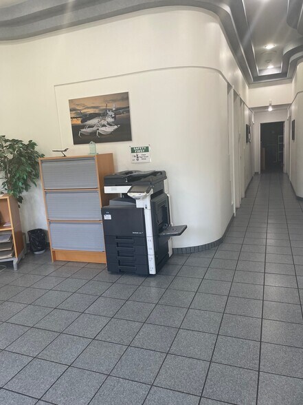 765 Mctavish Rd NE, Calgary, AB à vendre - Photo intérieure - Image 1 de 1