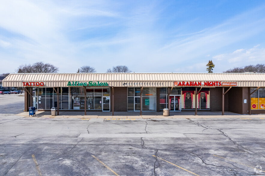 3921-3953 S 76th St, Milwaukee, WI for lease - Building Photo - Image 2 of 7