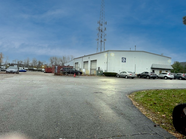 2560 Park Crescent Dr, Columbus, OH for lease - Building Photo - Image 1 of 4