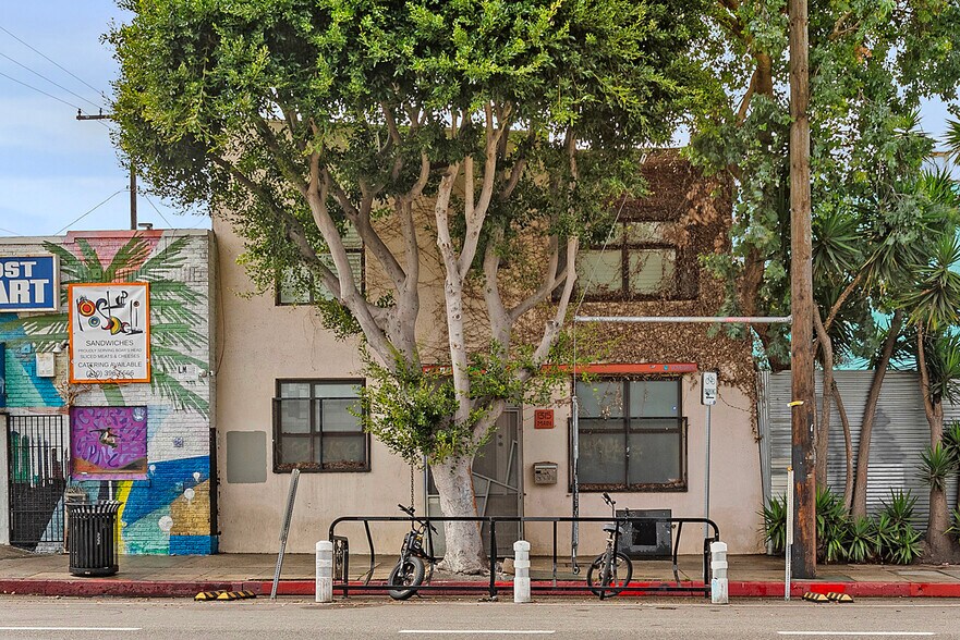 1322 Innes Pl, Venice, CA à vendre - Photo du bâtiment - Image 2 de 37