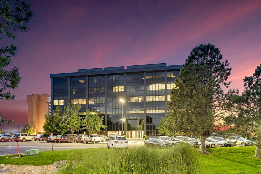 3151 S Vaughn Way, Aurora, CO for lease - Building Photo - Image 2 of 23