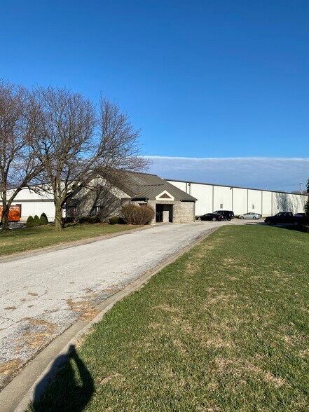 2925 Wismann Ln, Quincy, IL à louer - Photo du bâtiment - Image 1 de 11