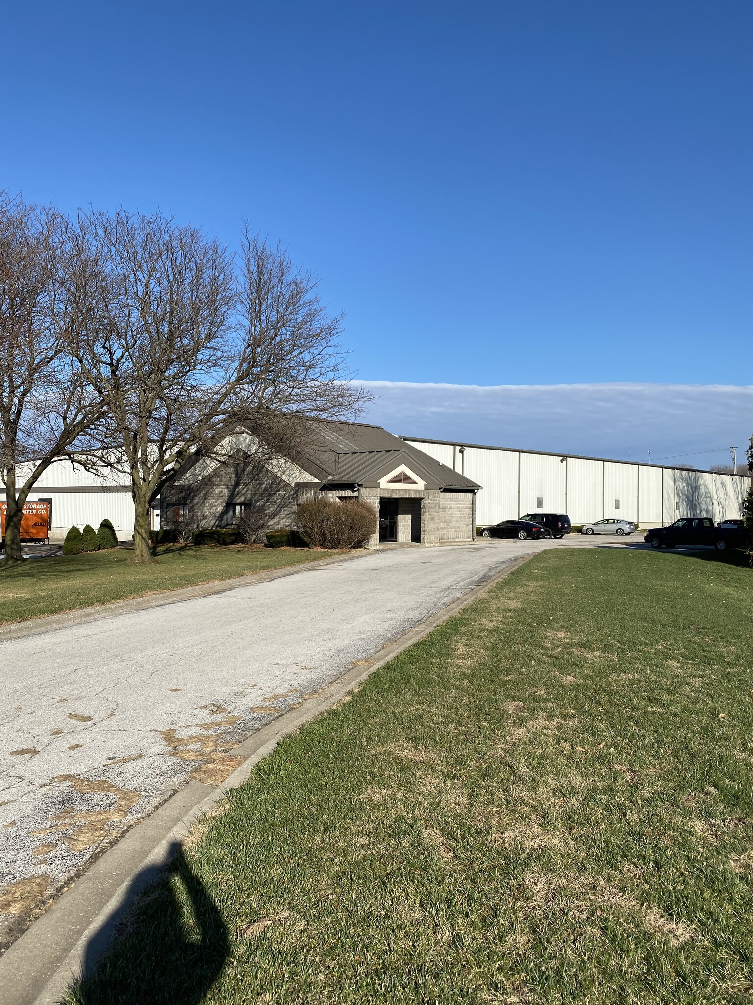 2925 Wismann Ln, Quincy, IL for lease Building Photo- Image 1 of 12