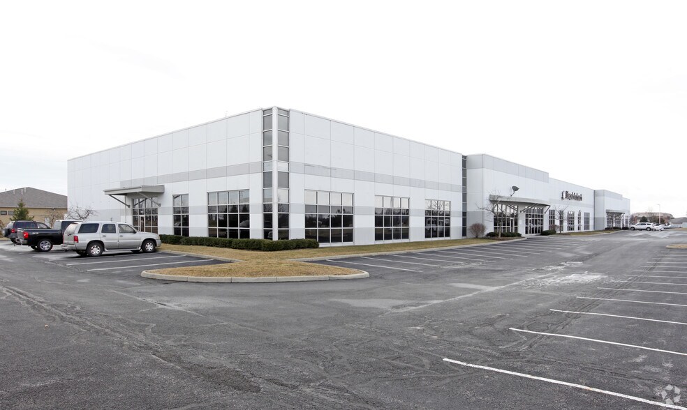 7719 Graphics Way, Lewis Center, OH à louer - Photo principale - Image 1 de 2