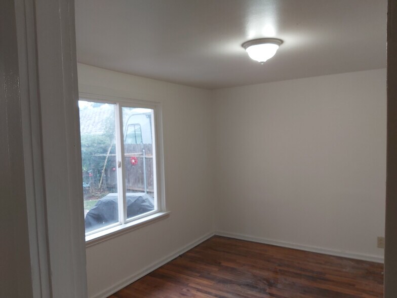 350 SE Lilly Ave, Corvallis, OR à vendre - Photo intérieure - Image 2 de 21