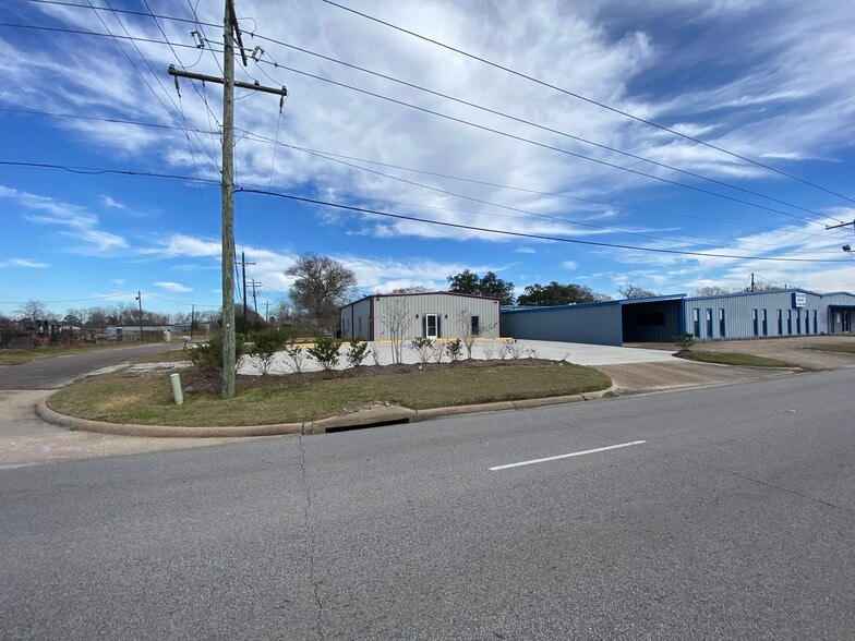5490 Washington Blvd, Beaumont, TX for lease - Building Photo - Image 1 of 25