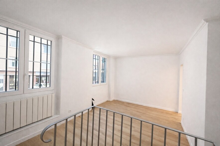 Office in Paris for lease - Interior Photo - Image 3 of 5