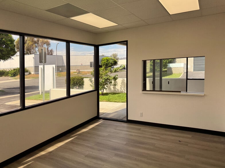 300 Thor Pl, Brea, CA for sale - Building Photo - Image 2 of 7