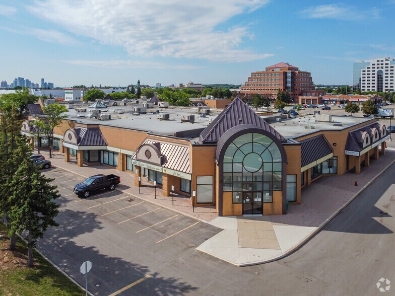75 Watline Ave, Mississauga, ON à louer - Photo du bâtiment - Image 3 de 3