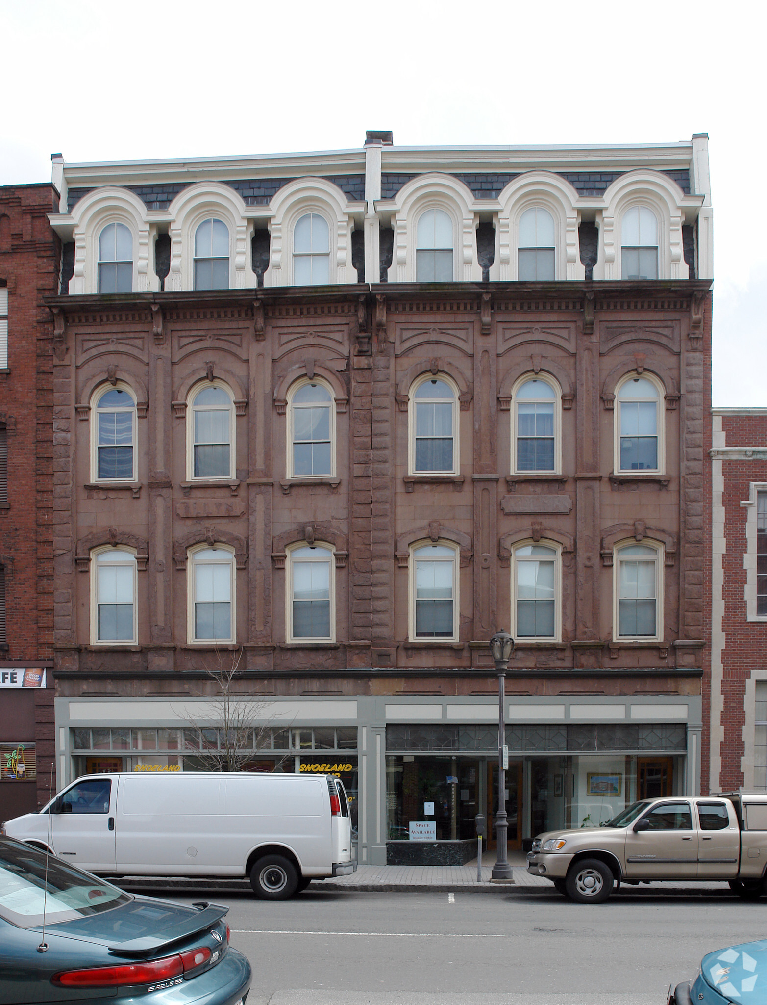 166 High St, Holyoke, MA for sale Primary Photo- Image 1 of 1