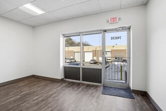 7401-7403 Lockport Pl, Lorton, VA à louer Photo intérieure- Image 1 de 19