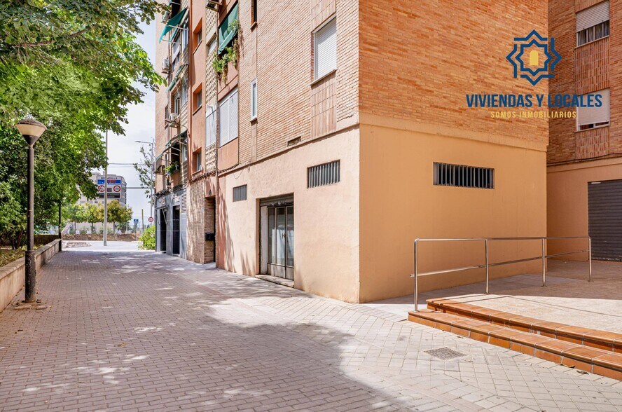 Calle María Goyri, 80, Granada, Granada for sale - Building Photo - Image 1 of 9