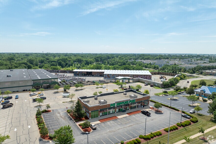 270 N Bolingbrook Dr, Bolingbrook, IL à vendre - Photo du bâtiment - Image 3 de 5