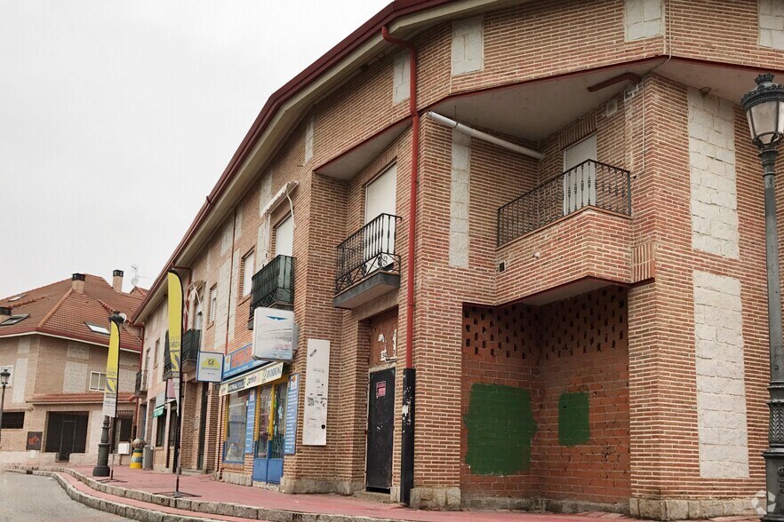 Plaza de Francisco Rabal, 1, Alpedrete, Madrid à vendre - Photo du bâtiment - Image 2 de 2