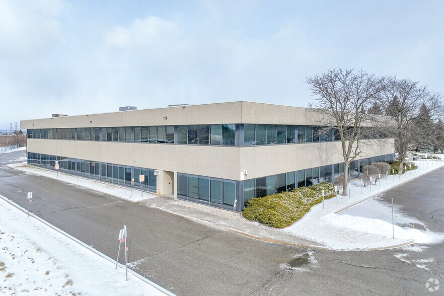 1490 Denison St, Markham, ON à vendre - Photo principale - Image 1 de 1
