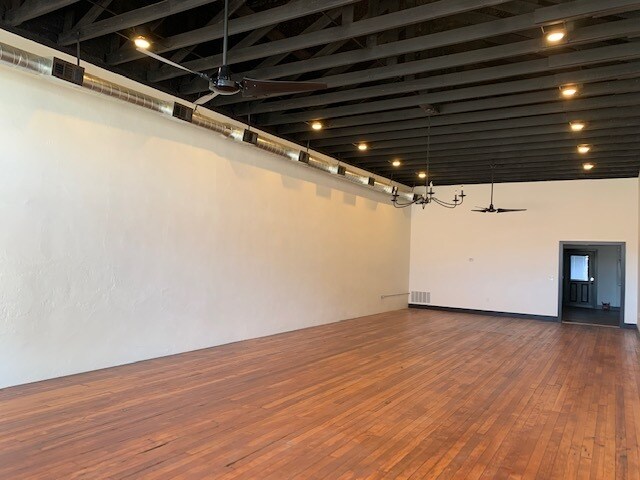 106 N Main St, Grand Saline, TX à vendre - Photo du bâtiment - Image 3 de 45