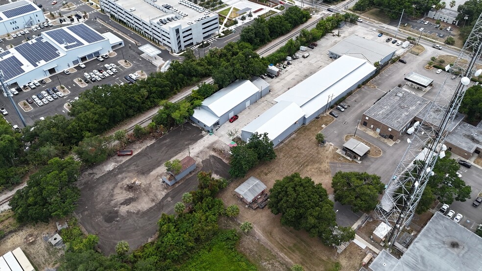 2705 E Hanna Ave, Tampa, FL for lease - Aerial - Image 2 of 8