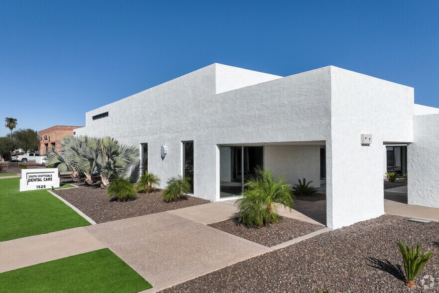 1525 N Granite Reef Rd, Scottsdale, AZ à vendre - Photo du bâtiment - Image 3 de 23