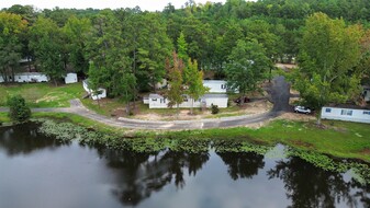 Scenic Lake Mobile Home Park - Parcs pour maisons mobiles et caravanes